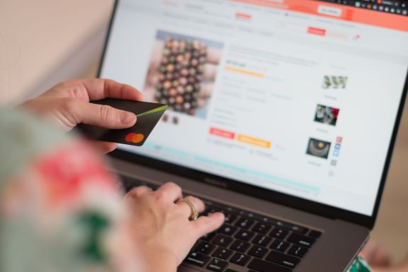 Consumer-to-Consumer E-Commerce