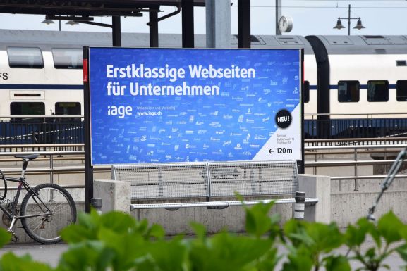 Plakatkampagne Bahnhof Pfäffikon (SZ)